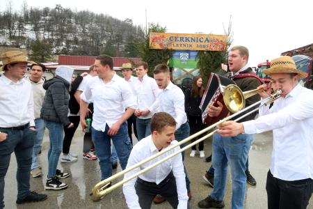 Seznanitev vojaških obveznikov s pravicami in dolžnostmi vojašnica Postojna 04 Foto Ljubo Vukelič